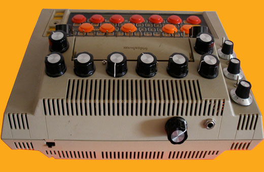 fridgebuzz_atari_synth_back fridgebuzz_atari_synth_back
