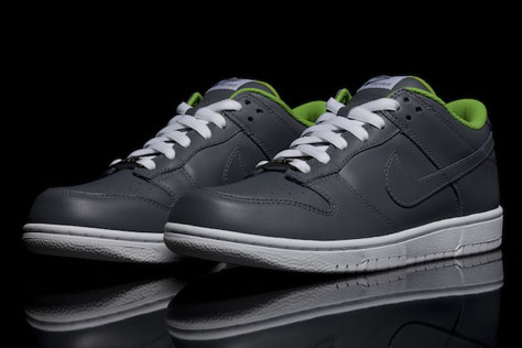 NIKE-SPORTSWEAR-SNEAKERS-BR06.jpg NIKE-SPORTSWEAR-SNEAKERS-BR06.jpg