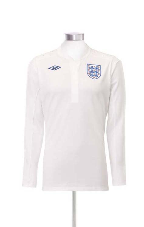 PETER-SAVILLE-UMBRO-ENGLAND-HOME-KIT-2.jpg PETER-SAVILLE-UMBRO-ENGLAND-HOME-KIT-2.jpg