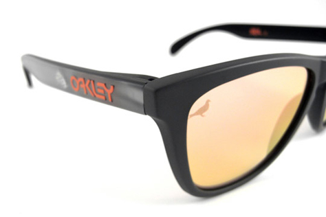 STAPLE-X-OAKLEY-FROGSKINS-2.jpg STAPLE-X-OAKLEY-FROGSKINS-2.jpg