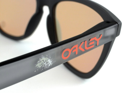 STAPLE-X-OAKLEY-FROGSKINS-3.jpg STAPLE-X-OAKLEY-FROGSKINS-3.jpg