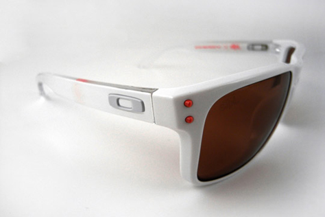 STAPLE-X-OAKLEY-HOLBROOK-2.jpg STAPLE-X-OAKLEY-HOLBROOK-2.jpg