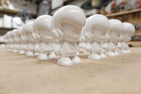 ADIDAS-ORIGINALS-ART-TOY-SZ9-3.jpg ADIDAS-ORIGINALS-ART-TOY-SZ9-3.jpg