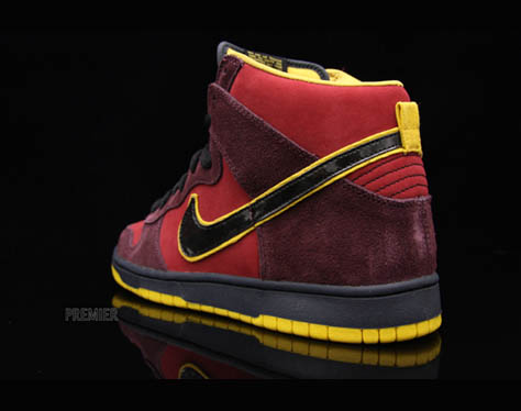 NIKE-SB-DUNK-HI-IRON-MAN-2.jpeg