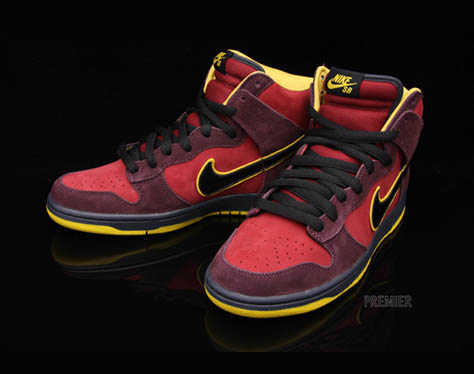 NIKE-SB-DUNK-HI-IRON-MAN.jpeg