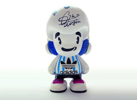 ADIDAS-ORIGINALS-ART-TOY-HIGUAIN.jpg