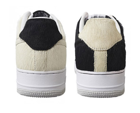 NIKE-AIR-FORCE-1-BEARBRICK-SNEAKERS-2.jpg