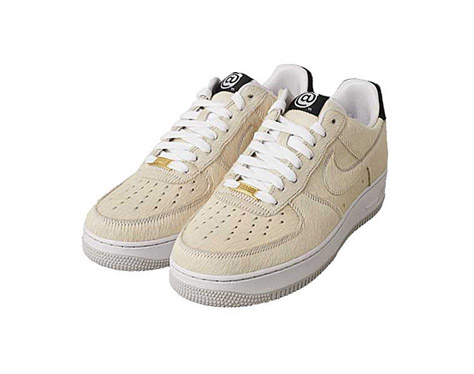 NIKE-AIR-FORCE-1-BEARBRICK-SNEAKERS-5.jpg