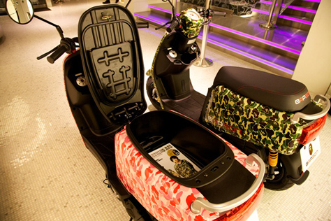 A-BATHING-APE-AEON-7.jpg