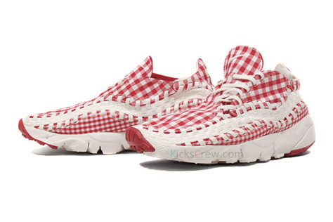 NIKE-AIR-FOOTSCAPE-WOVEN-FREEMOTION-GINGHAM-PACK-1.jpeg