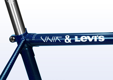 LEVIS-FIXIE-BIKE-02.jpg LEVIS-FIXIE-BIKE-02.jpg