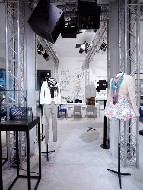 CHANEL-COLETTE-POPUP8.jpg CHANEL-COLETTE-POPUP8.jpg