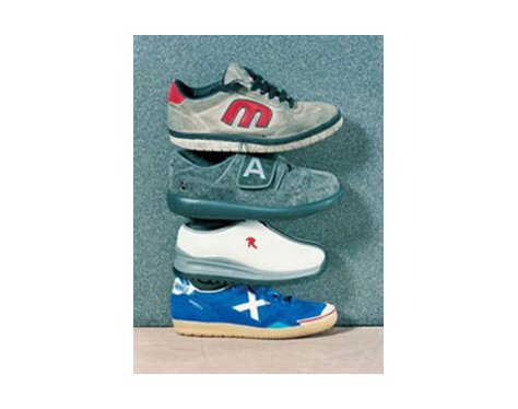 JOSE-ANTONIO-HERNANDEZ-DIEZ-ZAPATILLAS-PENSADORES-2.jpg JOSE-ANTONIO-HERNANDEZ-DIEZ-ZAPATILLAS-PENSADORES-2.jpg