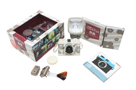 LOMOGRAPHY-MINI-DIANA-JAPAN.jpg LOMOGRAPHY-MINI-DIANA-JAPAN.jpg