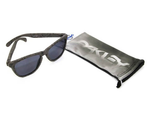 OAKLEY-FROGGSKIN-KICKSLAB-2.jpg OAKLEY FROGGSKIN KICKSLAB 2