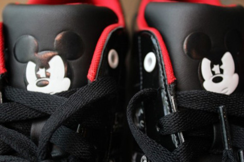 ADIDAS ORIGINALS DISNEY MICKEY X 5