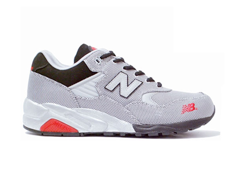 NEW-BALANCE-580-LUGGAGE-FITZROVIA-1.jpg NEW BALANCE 580 LUGGAGE FITZROVIA 1