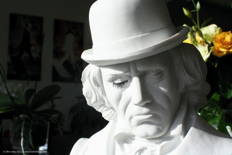 K OLINTRIBU KOZIK LUDWIG VAN BUSTO 4