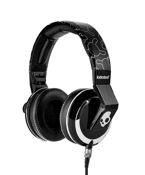 KIDROBOT SKULLCANDY 4